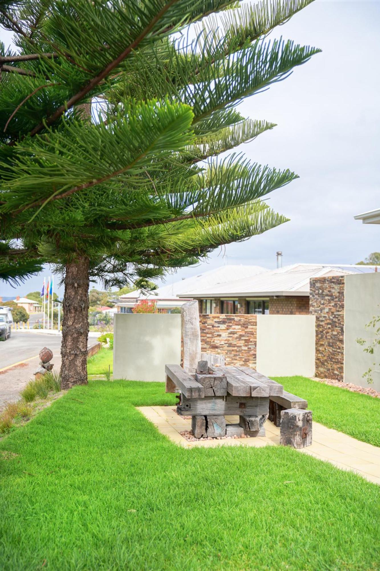 Villas On The Bay Kingscote Exterior photo